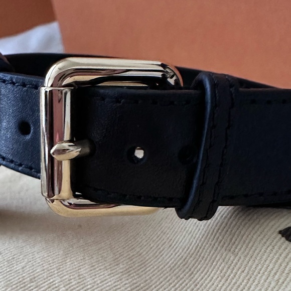 Authentic Louis Vuitton Sandals - Picture 3 of 7